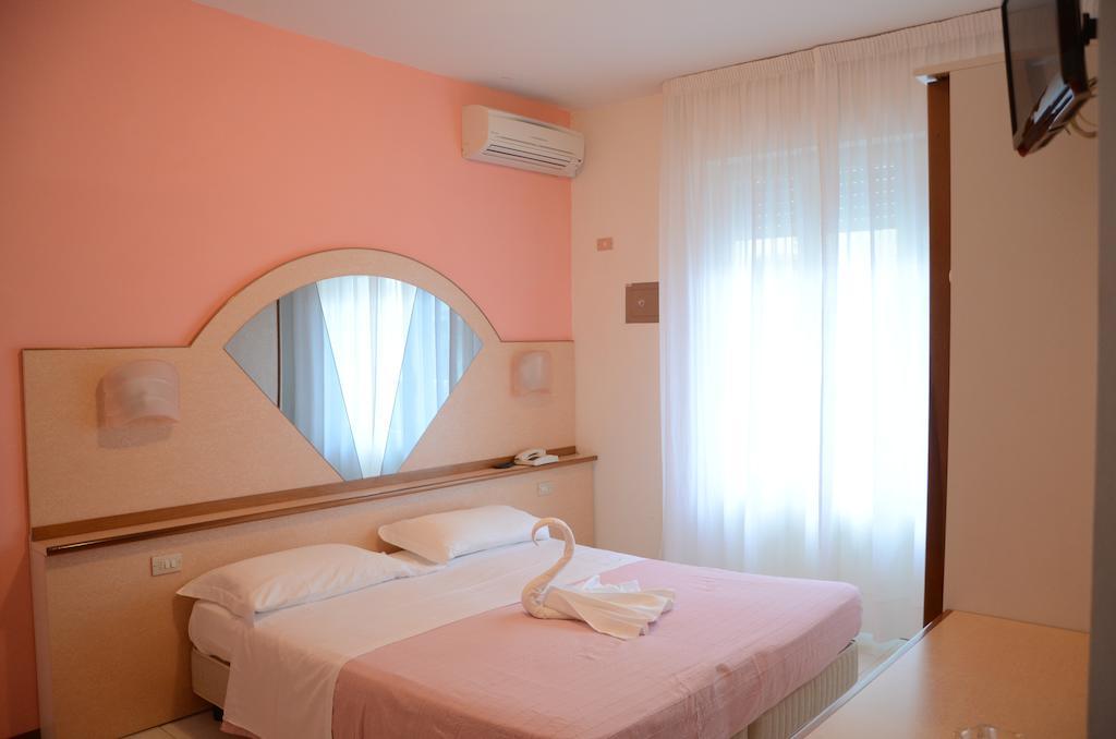 Hotel Gioia San Benedetto del Tronto Room photo